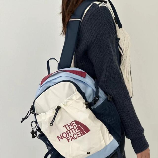 THE NORTH FACE BREEZE LT 15 Logo