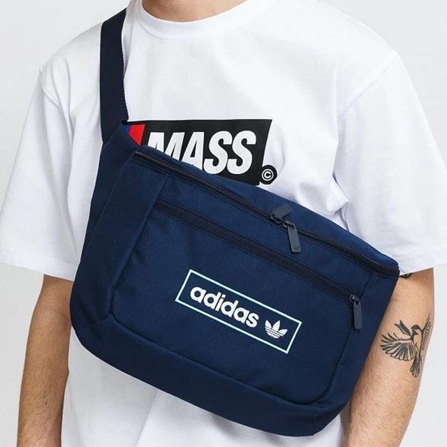 adidas originals WAISTBAG Logo