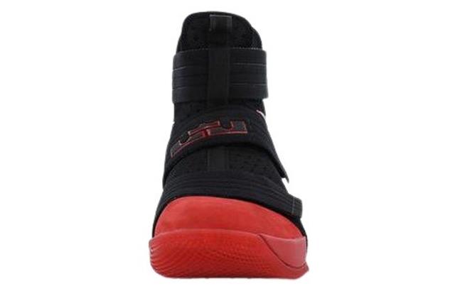 Nike zoom soldier 10 LeBron Un-Cleated 10